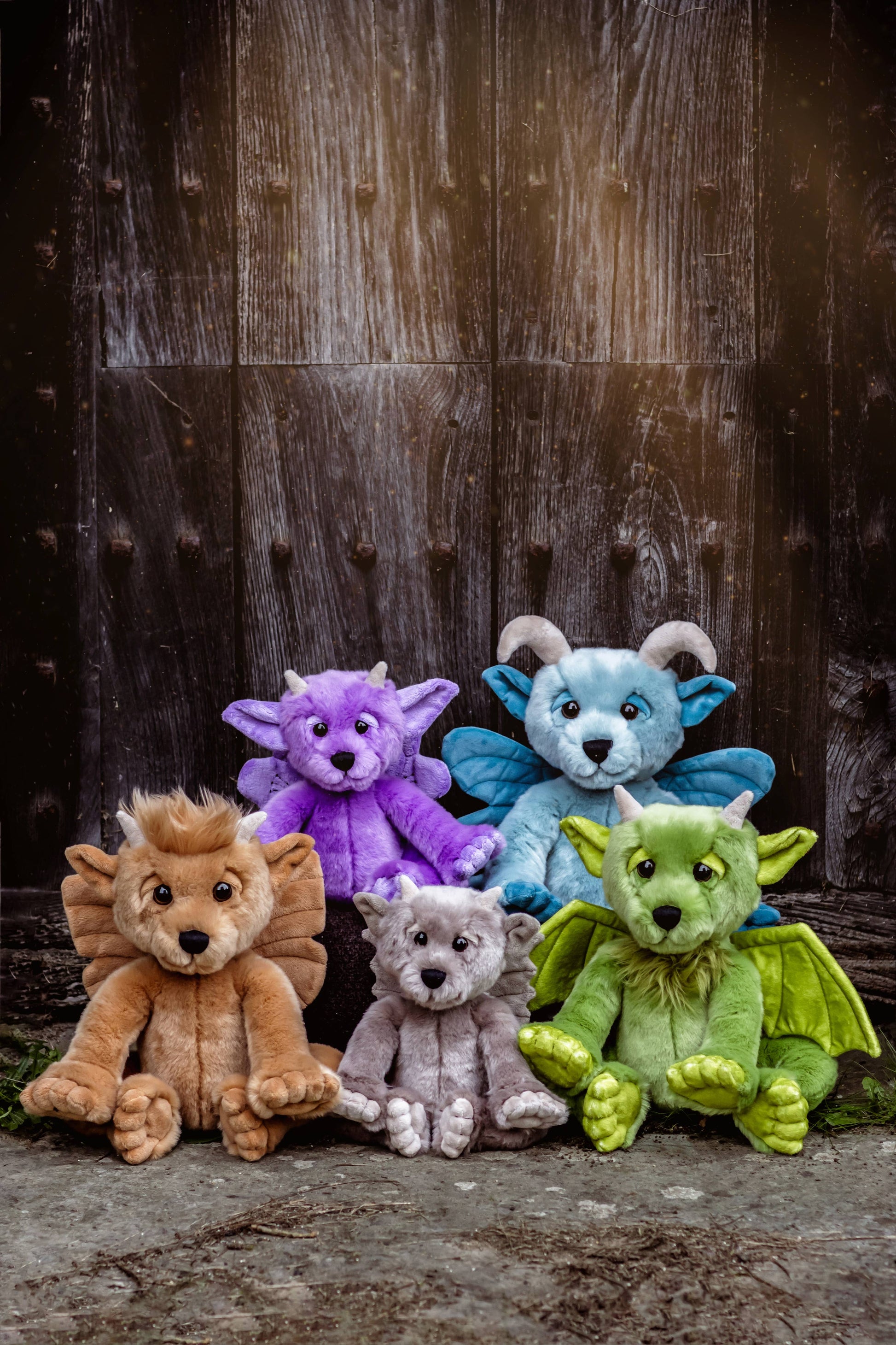 Charlie Bears Ltd - Drawbridge Soft Plush Toy Teddy Bear Gargoyle - Guzzgoggs