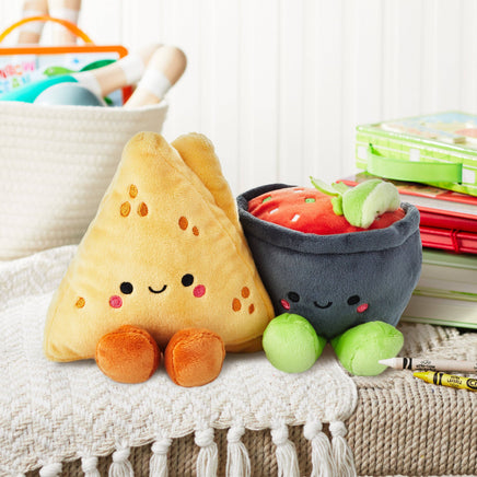 Hallmark - Better Together Nacho & Salsa Magnetic Plush Pair - Guzzgoggs