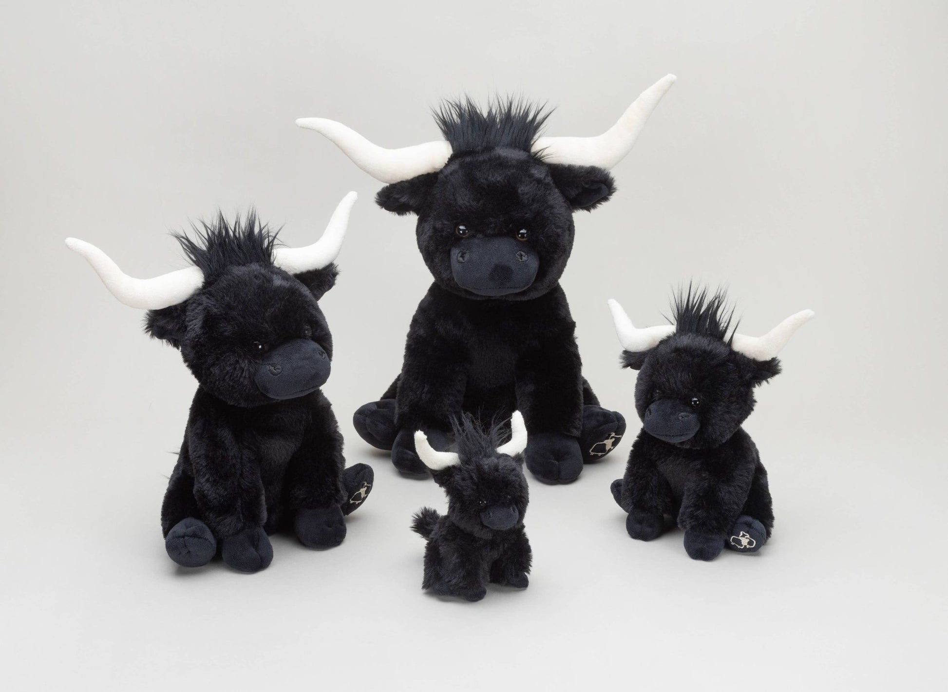 Jomanda Longhorn Black Highland Cow 18cm Soft Plush Toy - Guzzgoggs