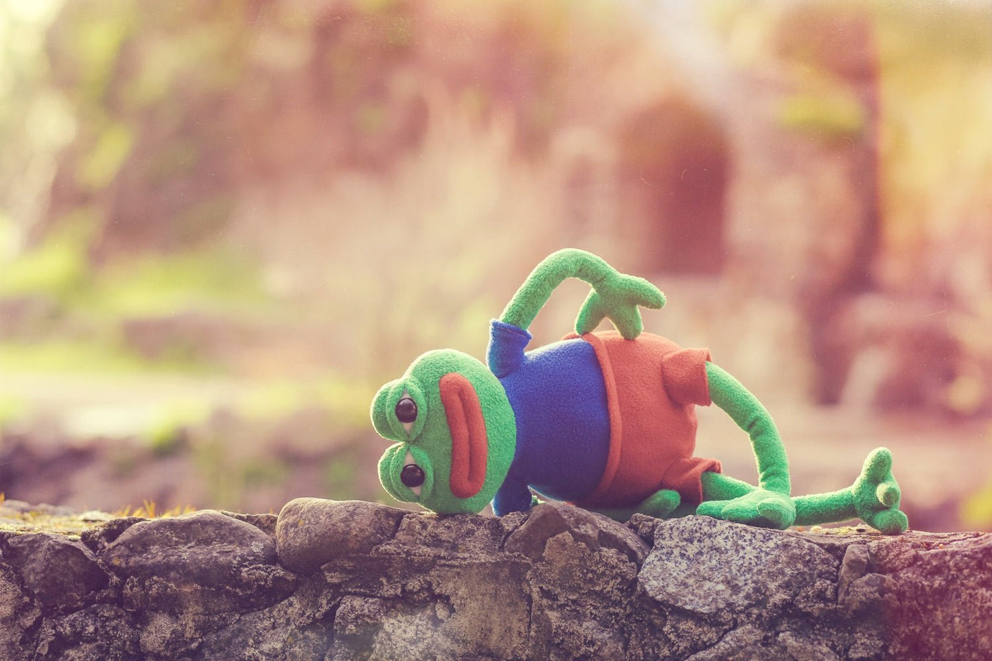 UNCUTE Official Pepe the Frog (Anatomically Correct) - Guzzgoggs