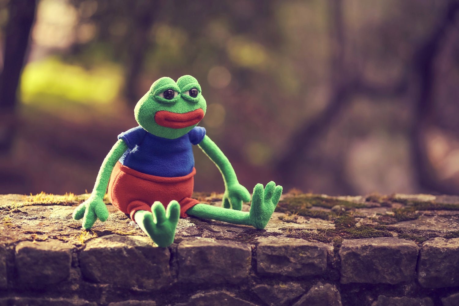 UNCUTE Official Pepe the Frog (Anatomically Correct) - Guzzgoggs