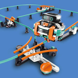 Wabo the Robot on Monorail - Guzzgoggs